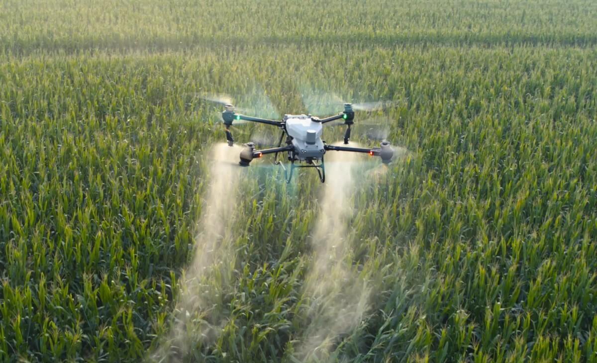Nawożenie dronem z powietrza